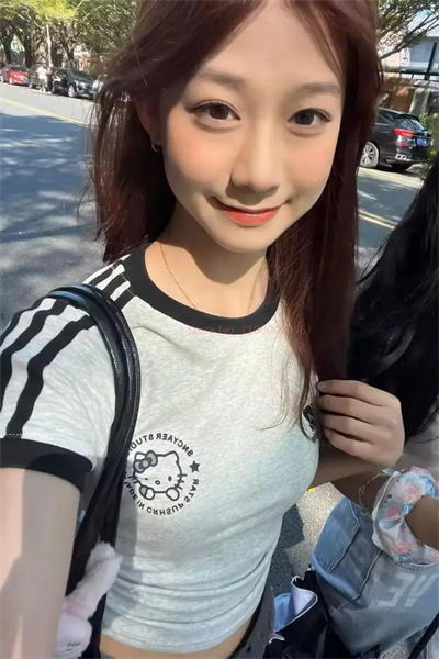 Hello Kitty Sports Şerit Y2K Kısa Kollu Crop