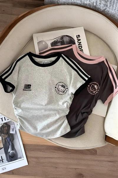 Hello Kitty Sports Şerit Y2K Kısa Kollu Crop