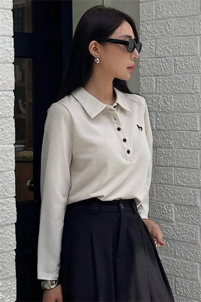 Krem Tek Boynuzlu At Baskılı Polo Yaka Düğmeli Uzun Kol Tshirt 