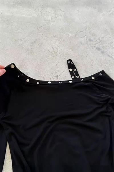 Siyah Askılı Omuz Dekolteli Düğme Detaylı 2K Uzun Kollu Crop