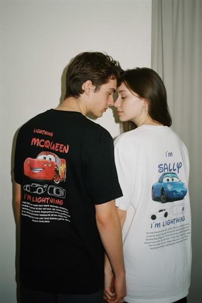 Siyah Lightning Mcqueen & Beyaz Im Sally Couple Unisex T-Shirt