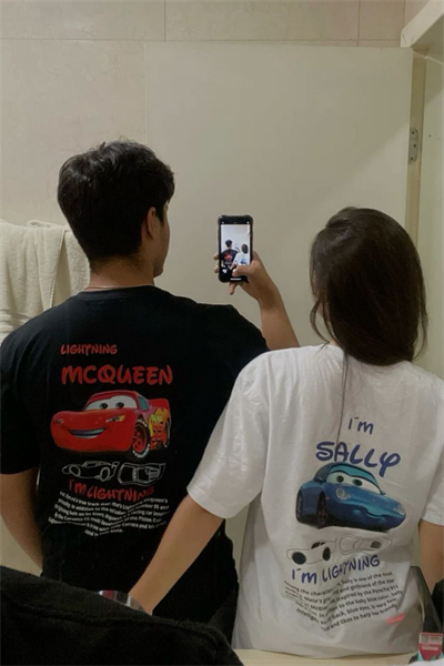 Siyah Lightning Mcqueen & Beyaz Im Sally Couple Unisex T-Shirt