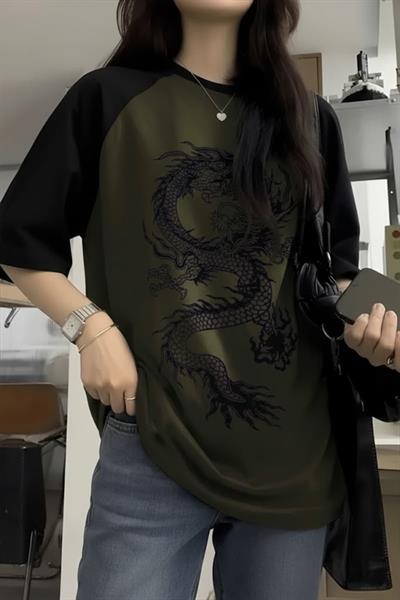 Yeşil Raglan Çin Mitolojisi Ejderha Baskılı Y2K Unisex T-Shirt
