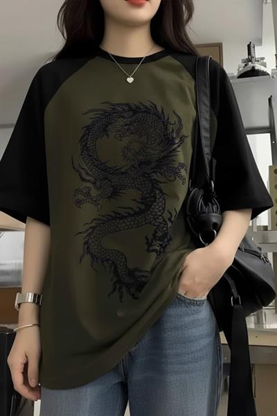 Yeşil Raglan Çin Mitolojisi Ejderha Baskılı Y2K Unisex T-Shirt