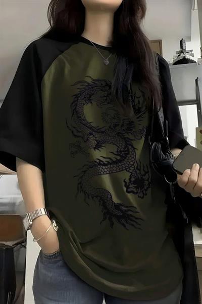 Yeşil Raglan Çin Mitolojisi Ejderha Baskılı Y2K Unisex T-Shirt