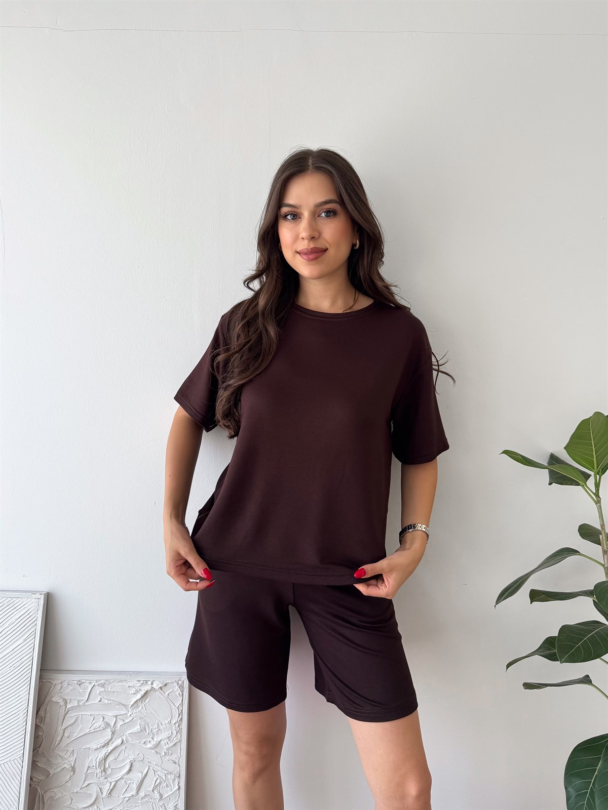 KISA ŞORTLU KAHVERENGİ TAKIM