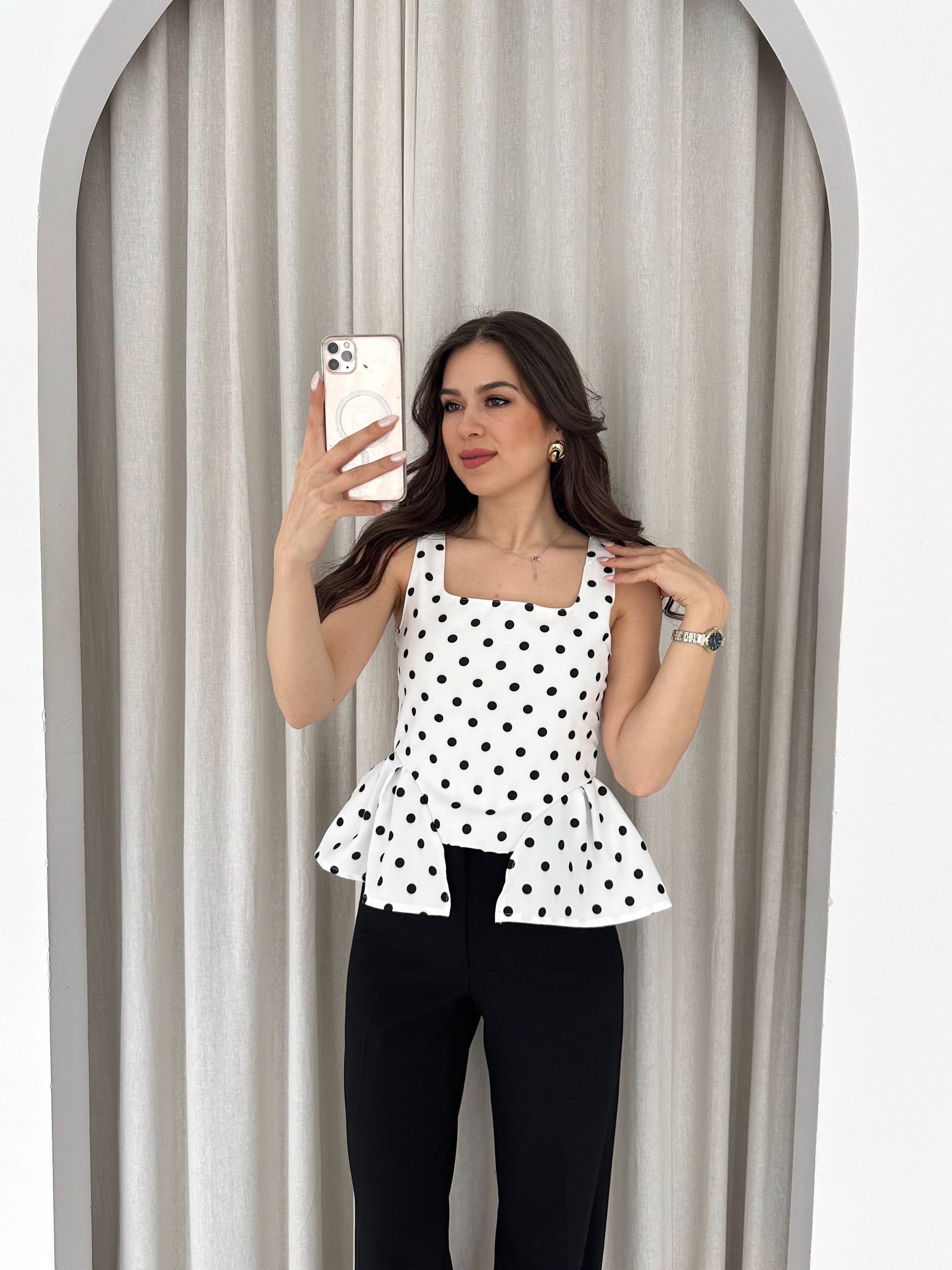 PUANTİYELİ BEYAZ TASARIM BLUZ