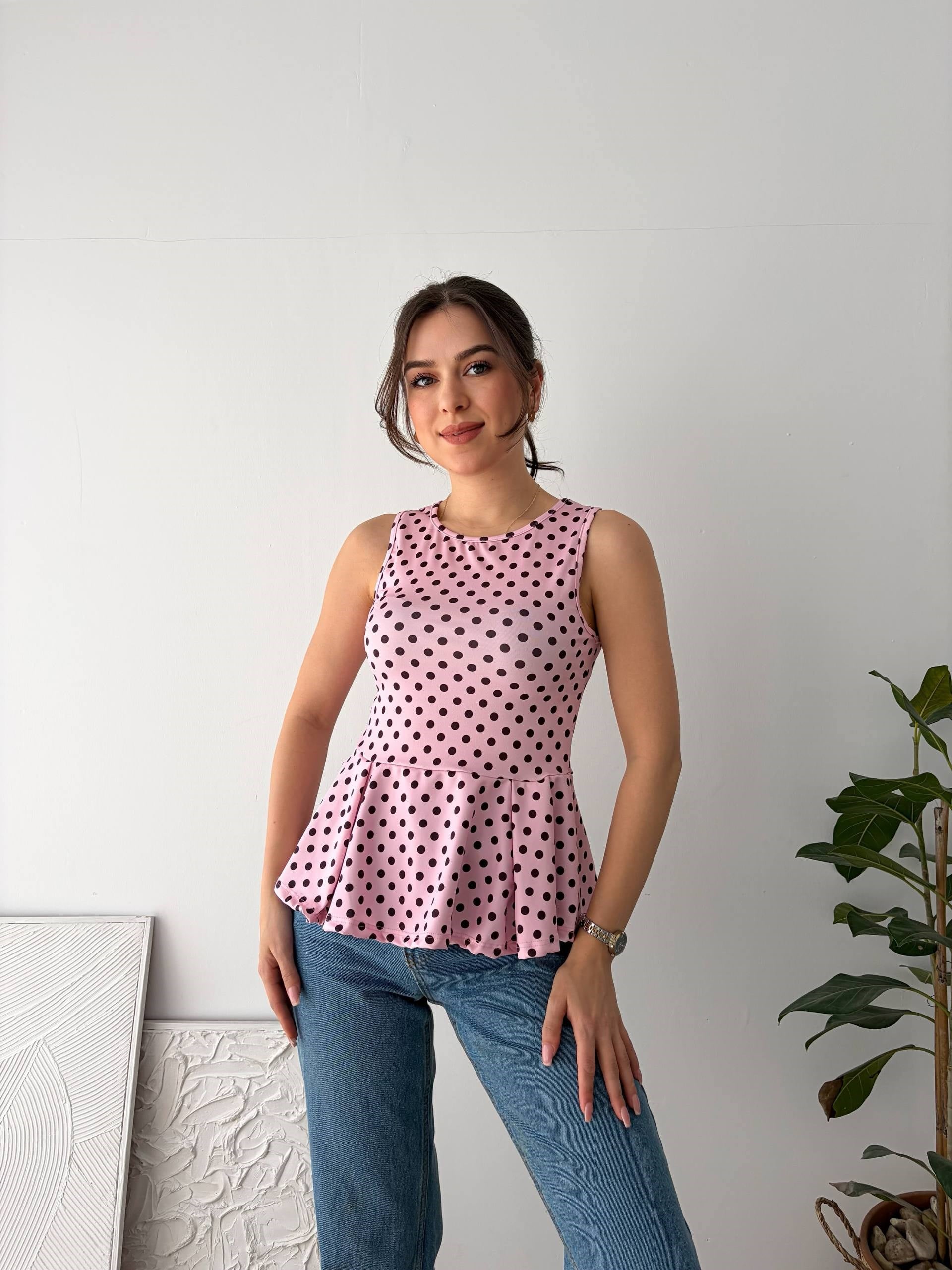 PUANTİYELİ PEMBE VOLAN BLUZ