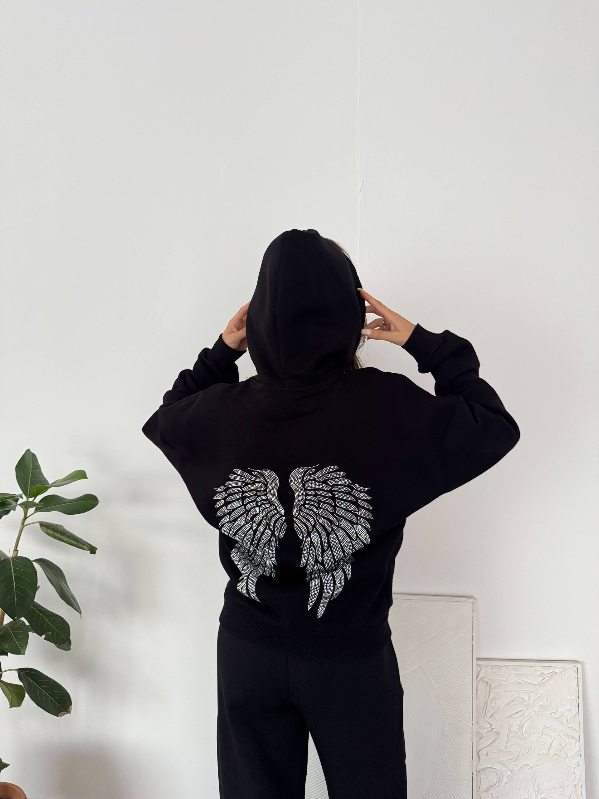 TAŞ DETAY SİYAH YILDIZ SWEAT
