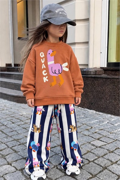 Kız Çocuk 3 İplik Pamuklu Kumaş Kahverengi Ördek Baskılı Sweatshirt ve Çizgili Baskılı Altlı Alt Üst Takım