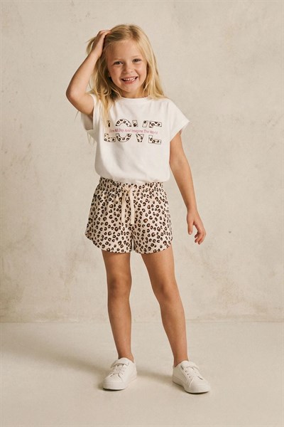 Kız Çocuk Pamuklu Ekru Baskılı T-Shirt ve Leopar Desenli Şort Alt Üst Takım