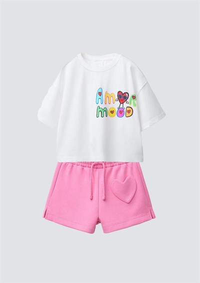 Kız Çocuk Pamuklu Ekru Yazı Baskılı T-Shirt ve Pembe Kalp Detaylı Şort Alt Üst Takım