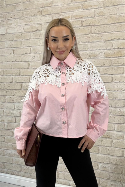 Penora Dantel Güpür Detaylı Taş Düğmeli İthal Kısa Pembe Gömlek