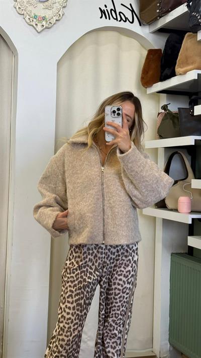 Bej Buklet Dokulu Fermuarlı Oversize Ceket