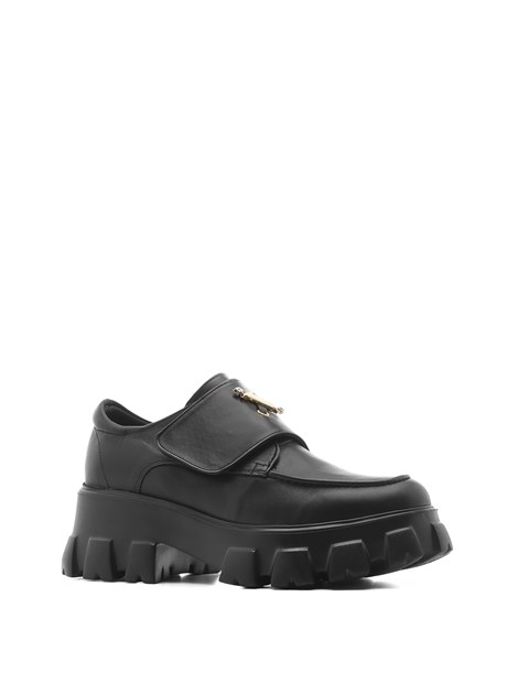 Brut Women's Sneaker Black Leather