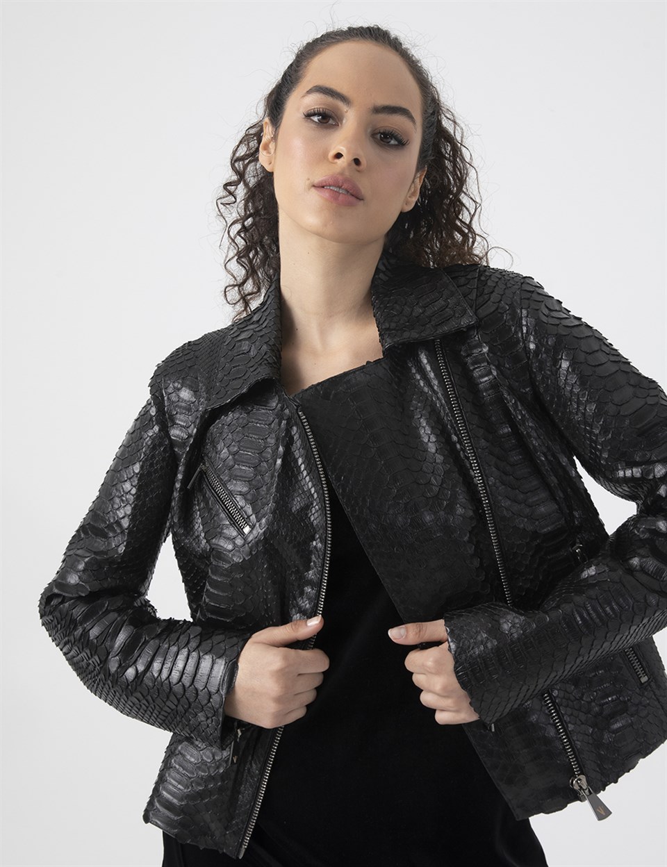Bestien Black Leather Snake Women's Biker Jacket - İLVİ
