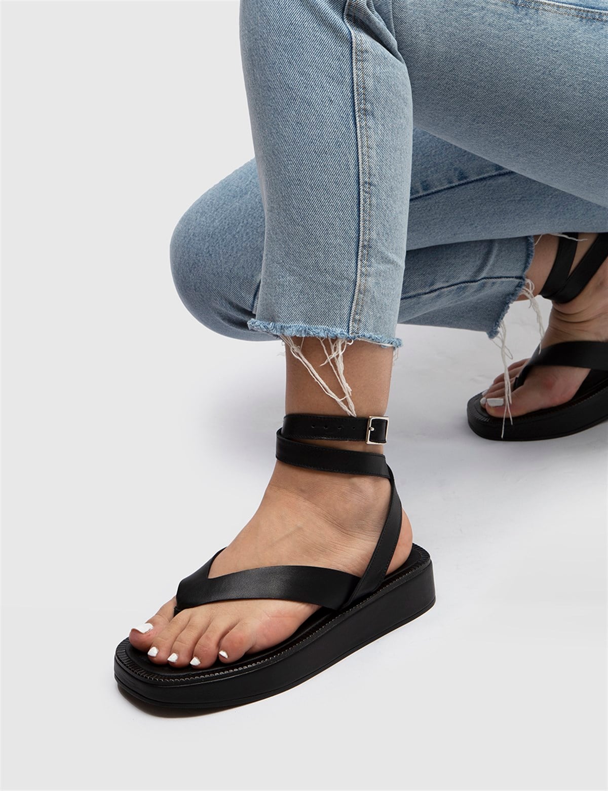 Janis Black Leather Women's Sandal - İLVİ
