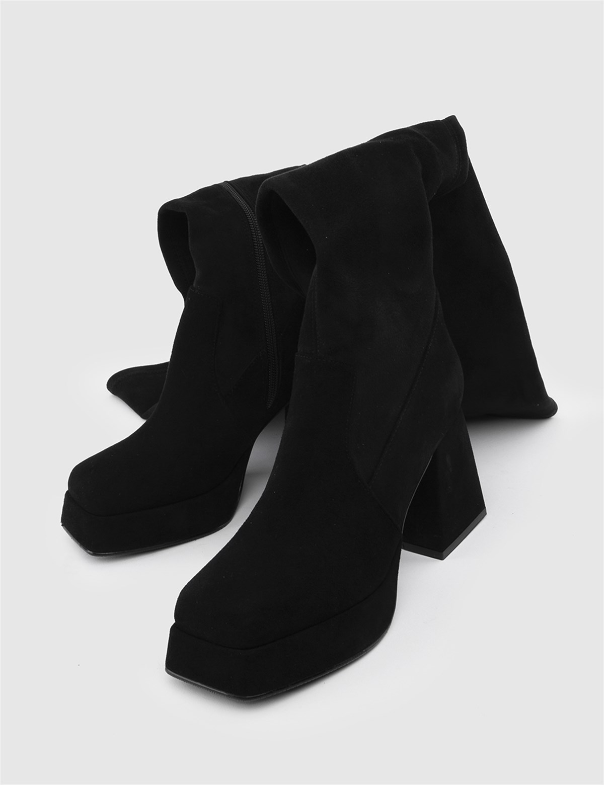 Does suede leather stretch deals