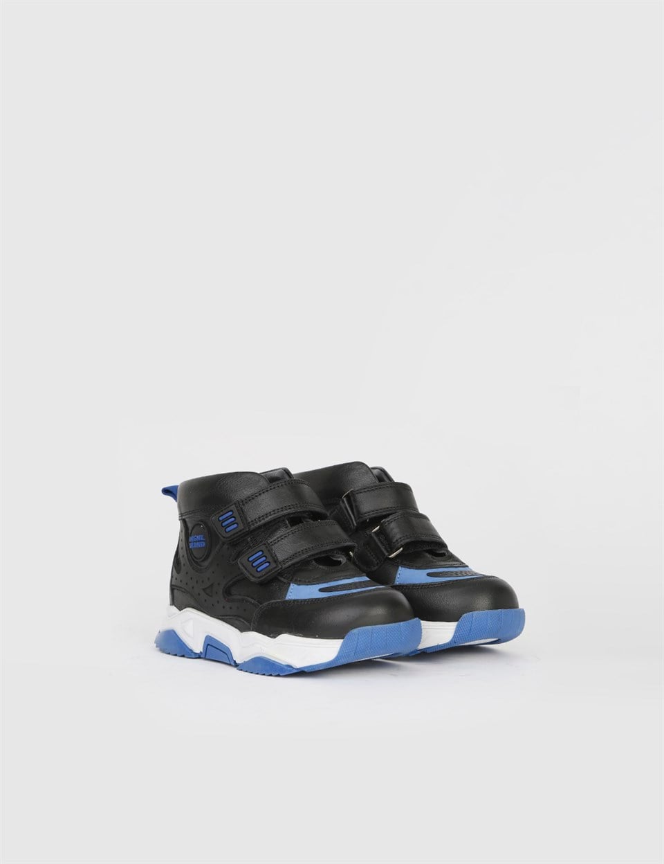 thor sneaker