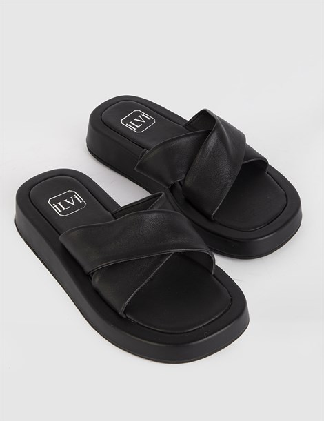 Desla Black Leather Women's Slipper