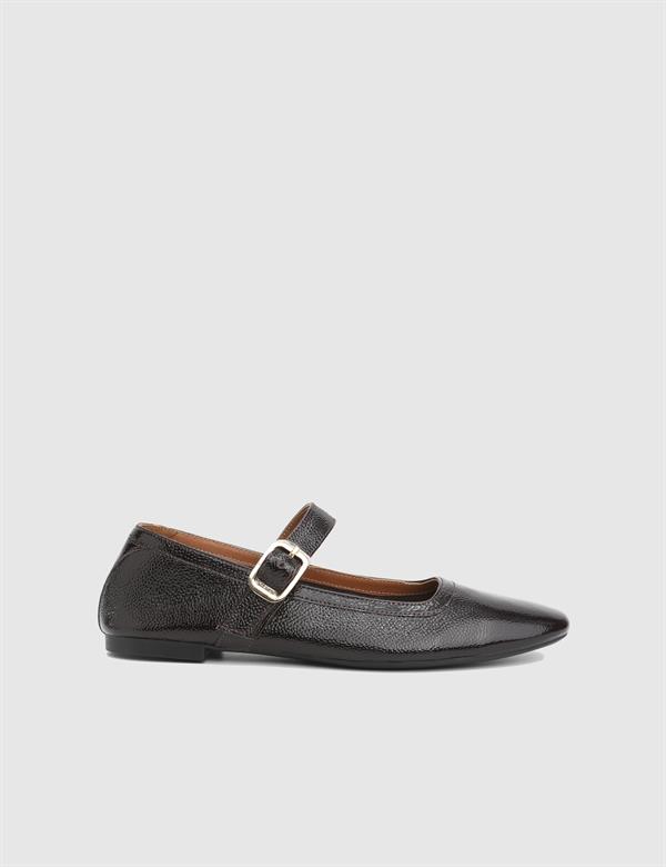 Kaori Brown Wrinkled Patent Leather Women's Loafer