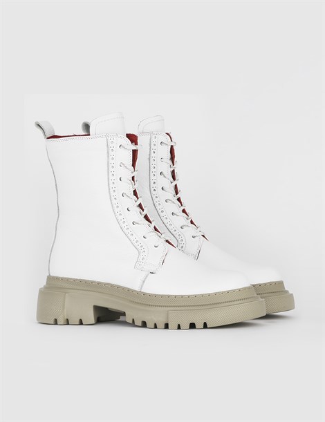 Lapre White Floater Women's Boot