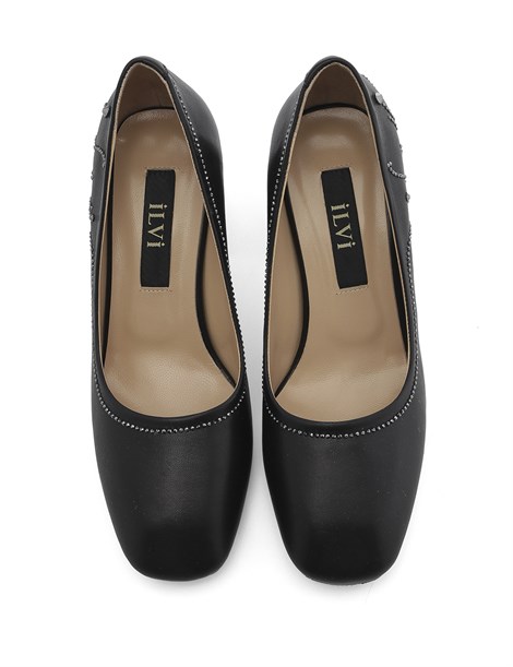 Lola Women's Pump Black Leather