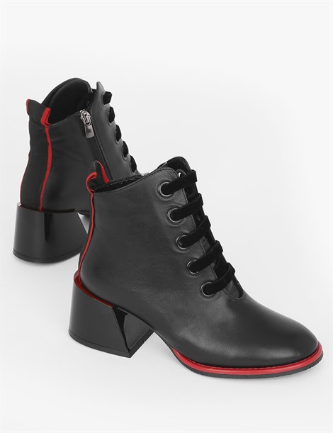 Pica Black Leather Women's Heeled Boot