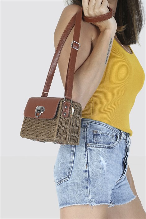 Poll Women's Shoulder Bag Brown