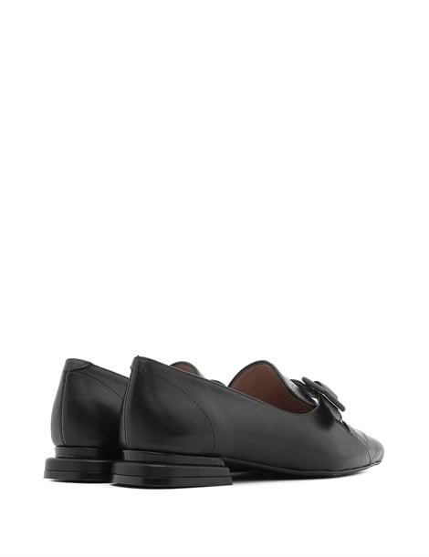 Regina Women's Moccasin Black Crocodile-Black Leather