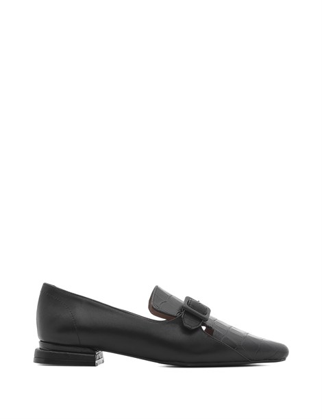 Regina Women's Moccasin Black Crocodile-Black Leather