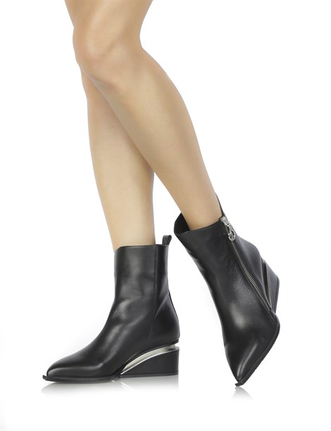 Tani Women's Boot Black Leather