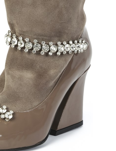 Tara Women's Heeled Boot Mink Patent Leather - Mink Suede