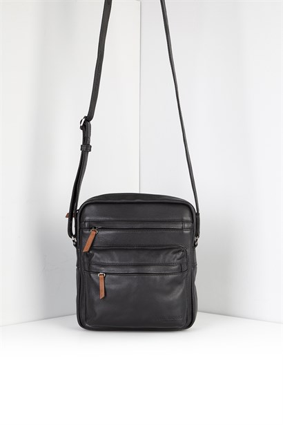 Aid Men's Shoulder's Bag Black Leather