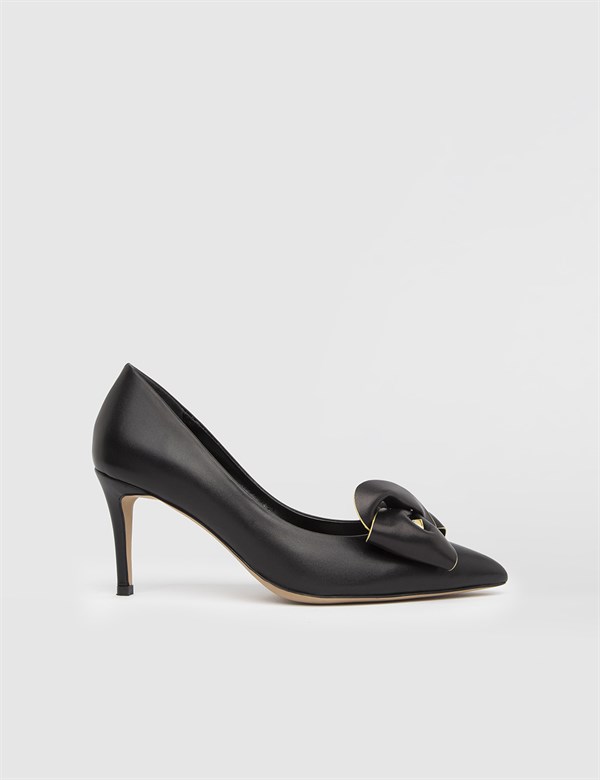 Bostn Black Leather Women's Pump