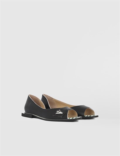 Cevna Black Leather Women's Ballerina