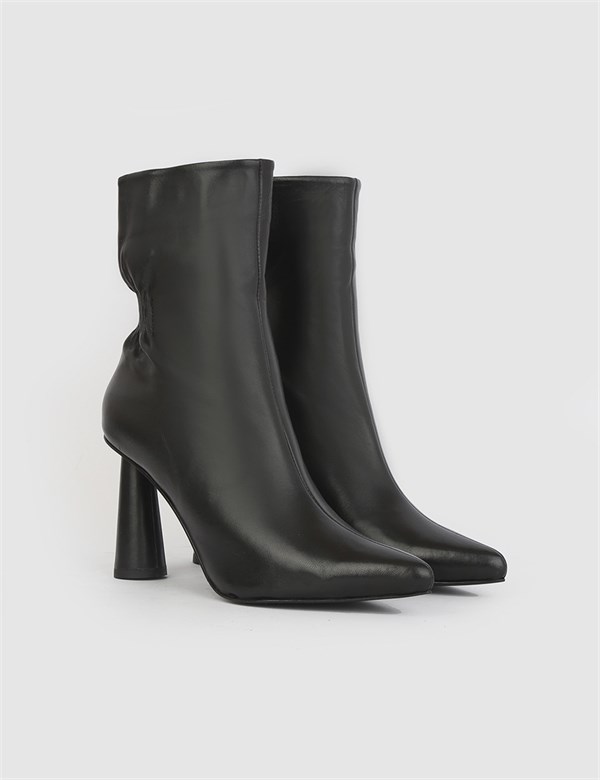 Dera Black Leather Women's Heeled Boot