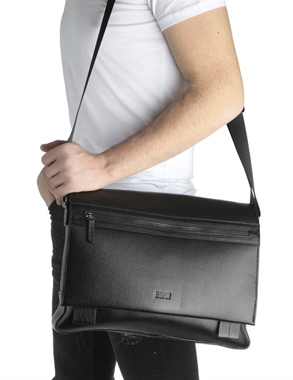 Jackson Men's Shoulder Bag Black Leather