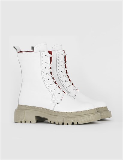 Lapre White Floater Women's Boot