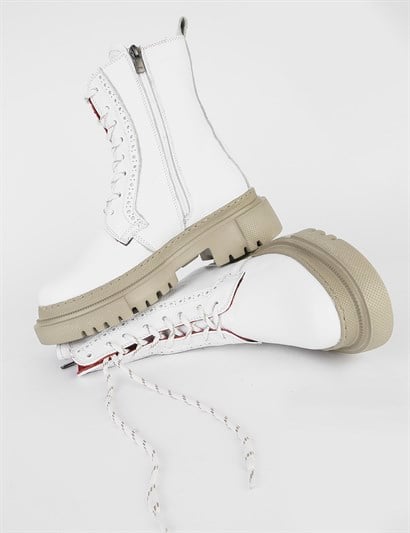 Lapre White Floater Women's Boot
