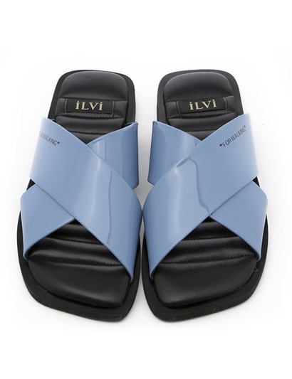 Mira Women's Slipper Blue Patent Leather