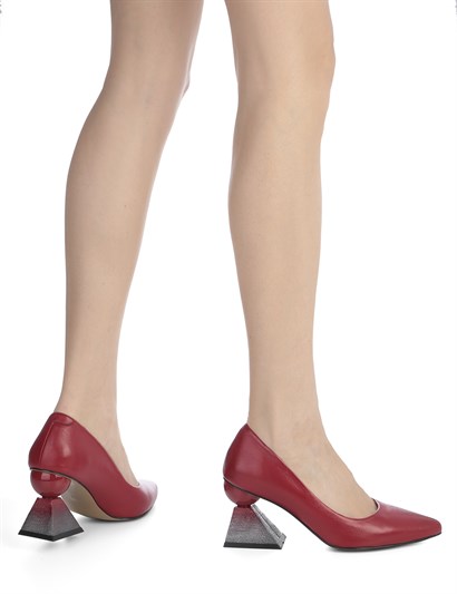 Nikol Women's Pump Red Leather