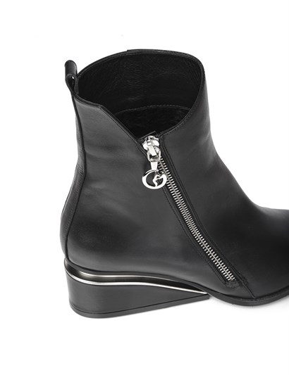 Tani Women's Boot Black Leather