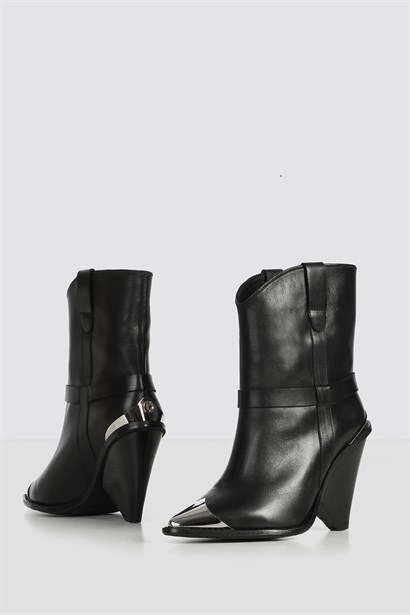 Wow Women's Boot Black Leather