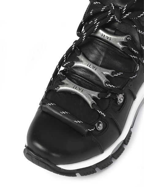 Viena Women's Sneaker Black Leather