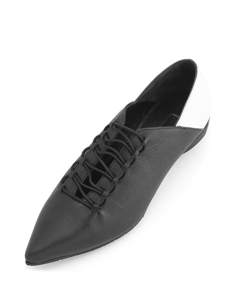Wella Women's Moccasin Black Matte-White
