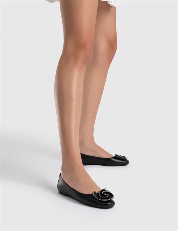 Yuma Black Leather Women's Ballerina