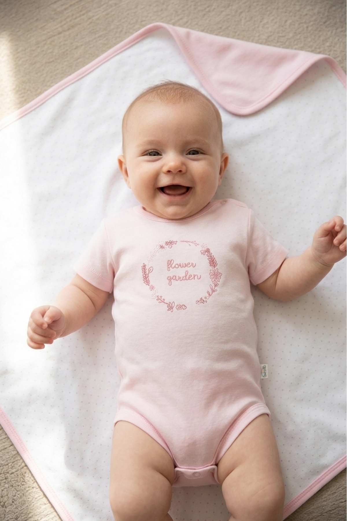 İNTERLOK KISA KOLLU BODY YAŞ (FLOWER GARDEN) PEMBE