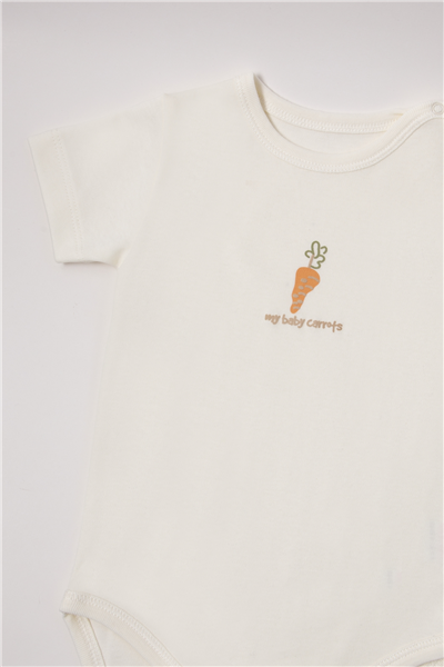 İNTERLOK KISA KOLLU BODY YAŞ (BABY CARROT) EKRU