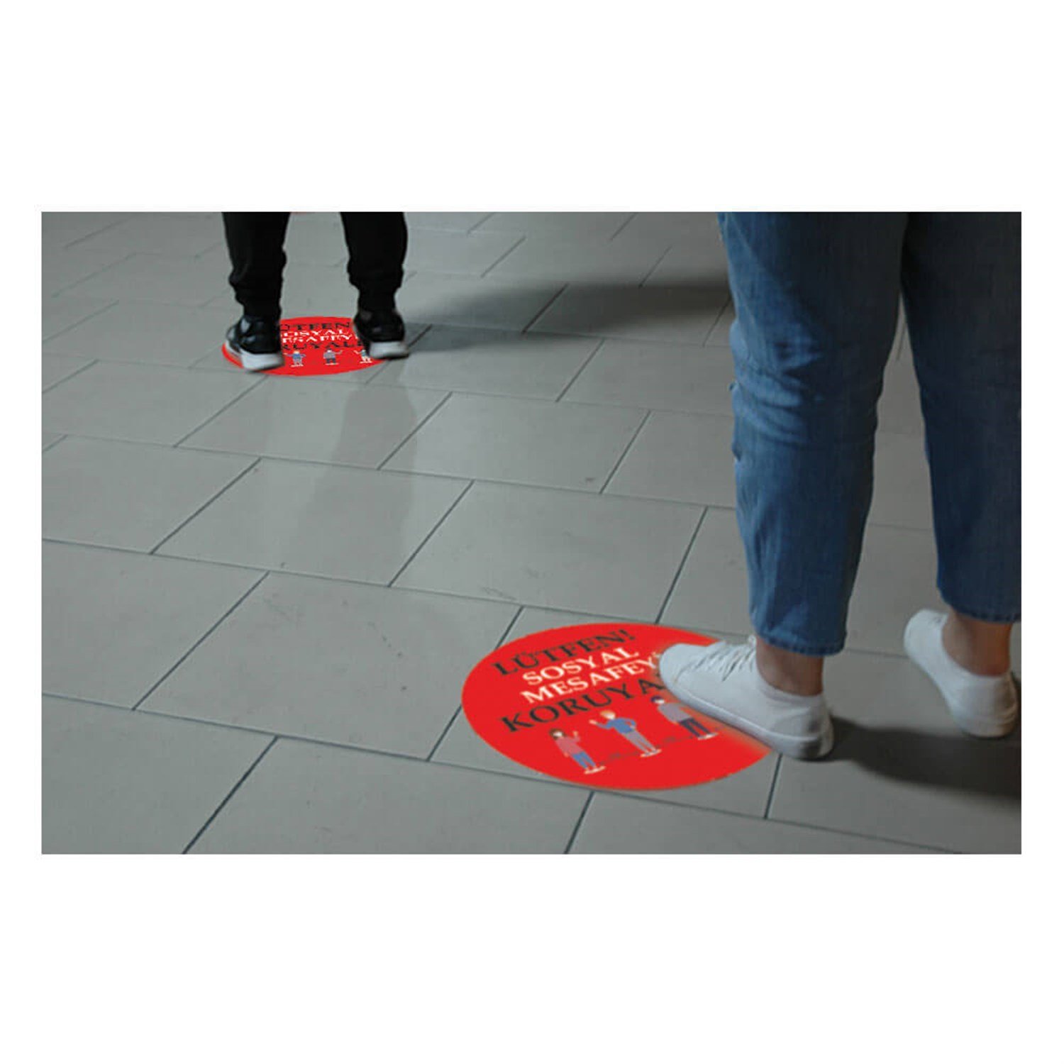 Sosyal Mesafe Yer Etiketi